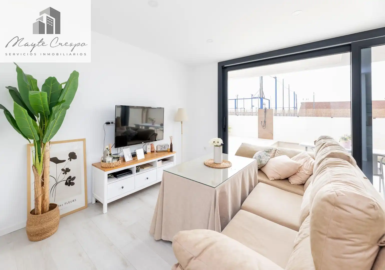 Sala de estar de Casa o chalet en venta en La Zubia con Terraza y Piscina