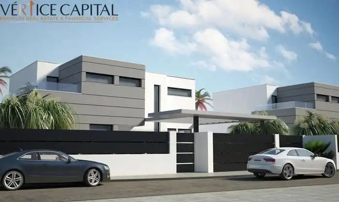 Vista exterior de Casa o xalet en venda en Manilva amb Aire condicionat, Jardí privat i Terrassa