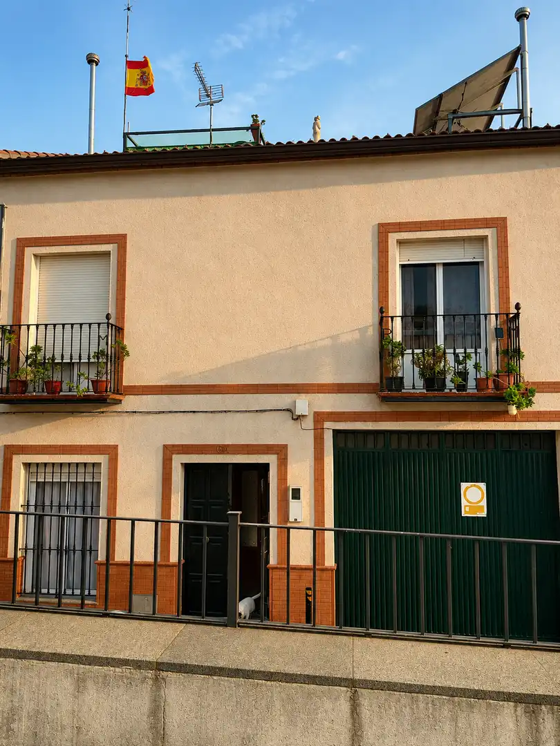 Exterior view of Houses for sale in Constantina  with Air Conditioner, Private garden and Terrace