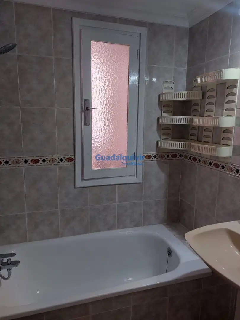 Bathroom of Flat for rent in Montequinto  with Air Conditioner, Private garden and Terrace