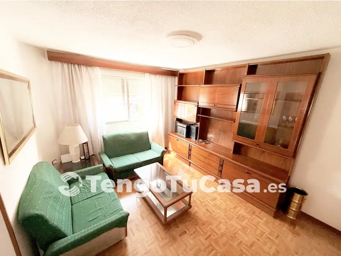 Exterior view of Flat for rent in Madrid  with Heating, Furnished and Oven