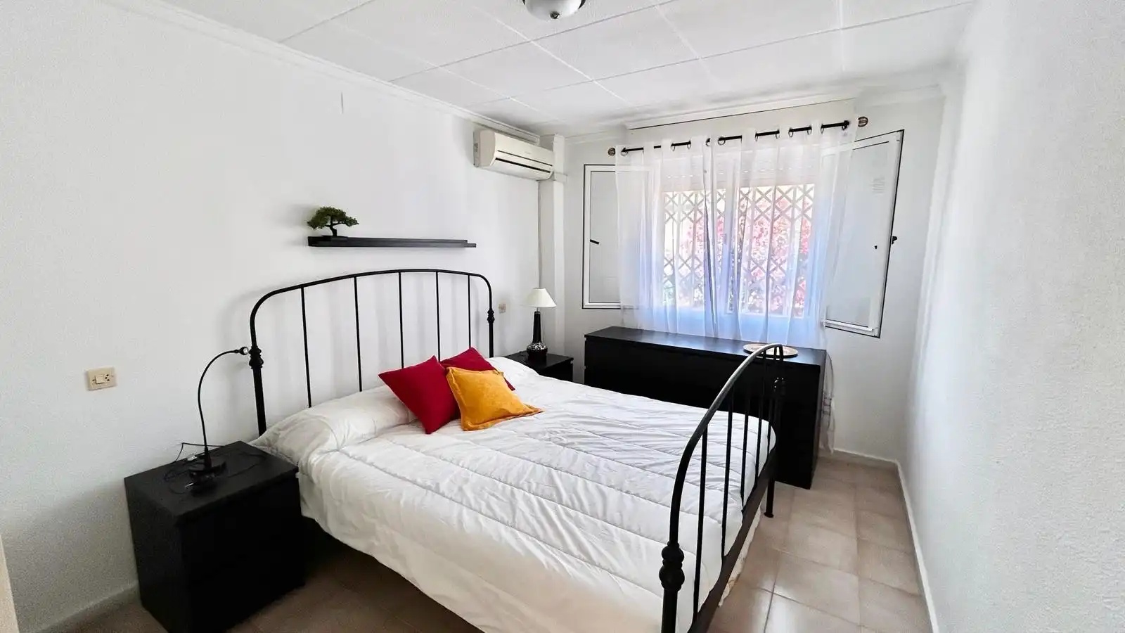 Habitación de Planta baja de alquiler en Pilar de la Horadada con Aire acondicionado, Terraza y Piscina