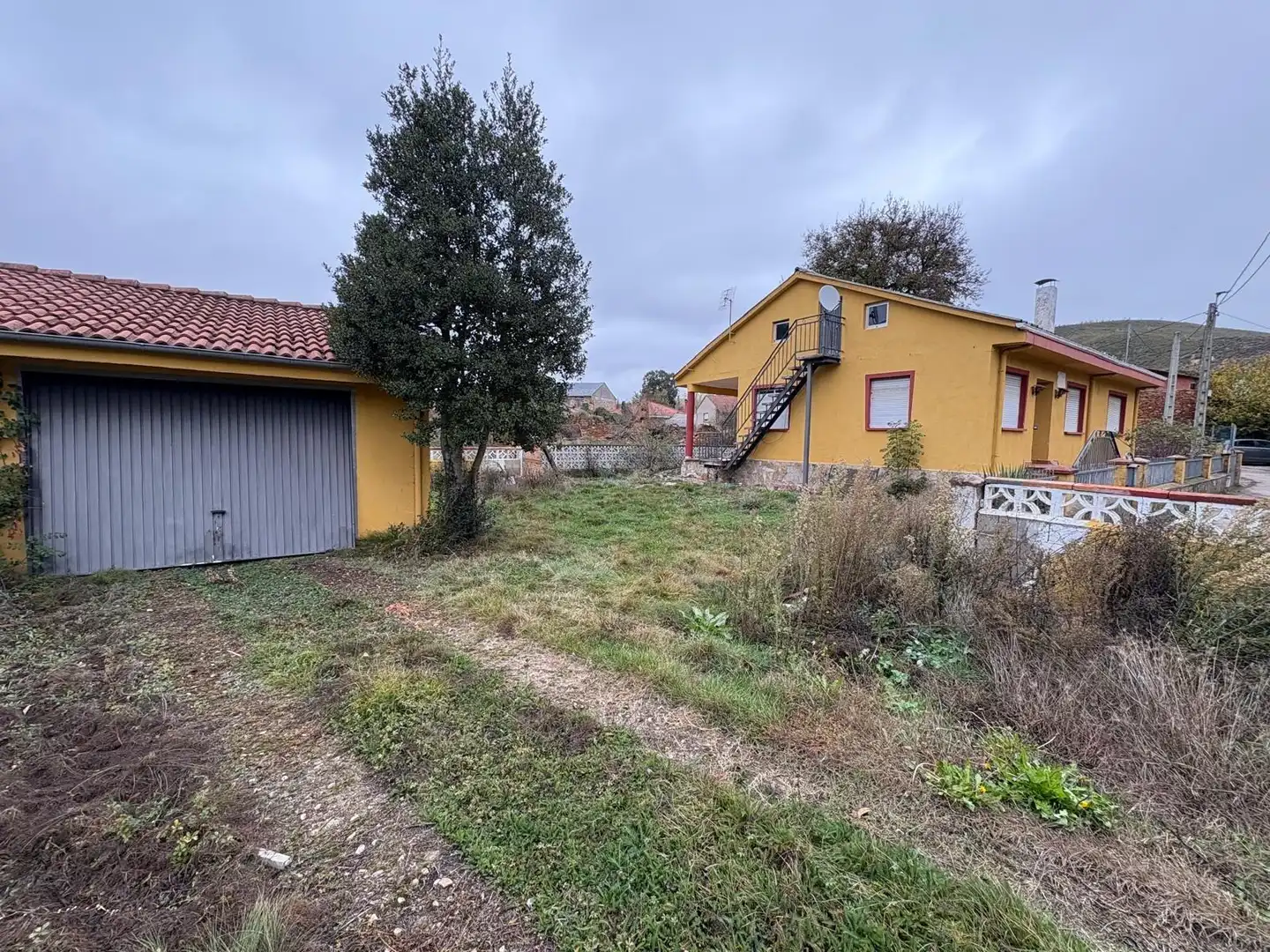 Finca rústica en venta en Valdesamario con Jardín privado