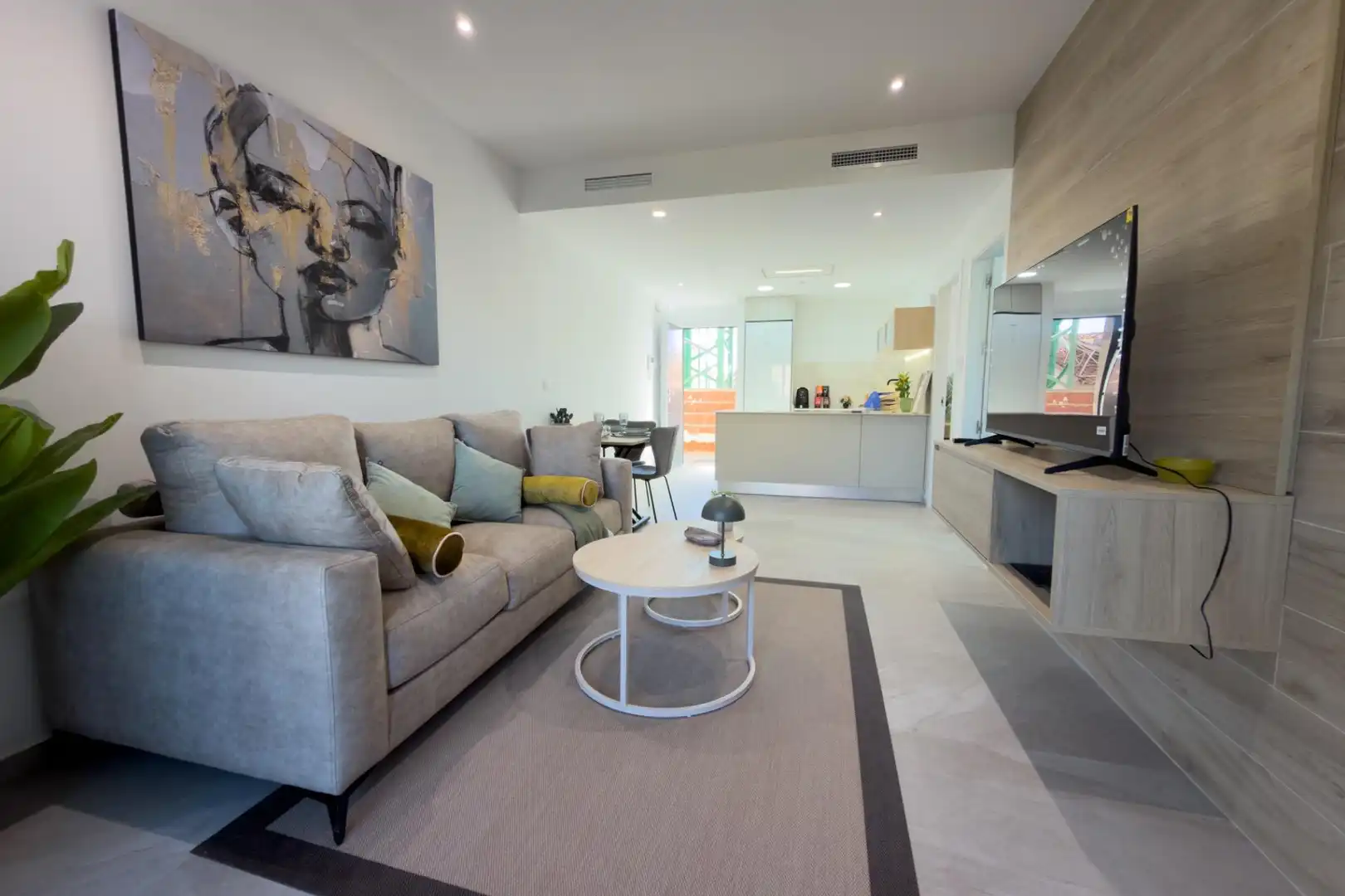 Appartamento con balcone in vendita a Calle MARCELINA, imagen 3