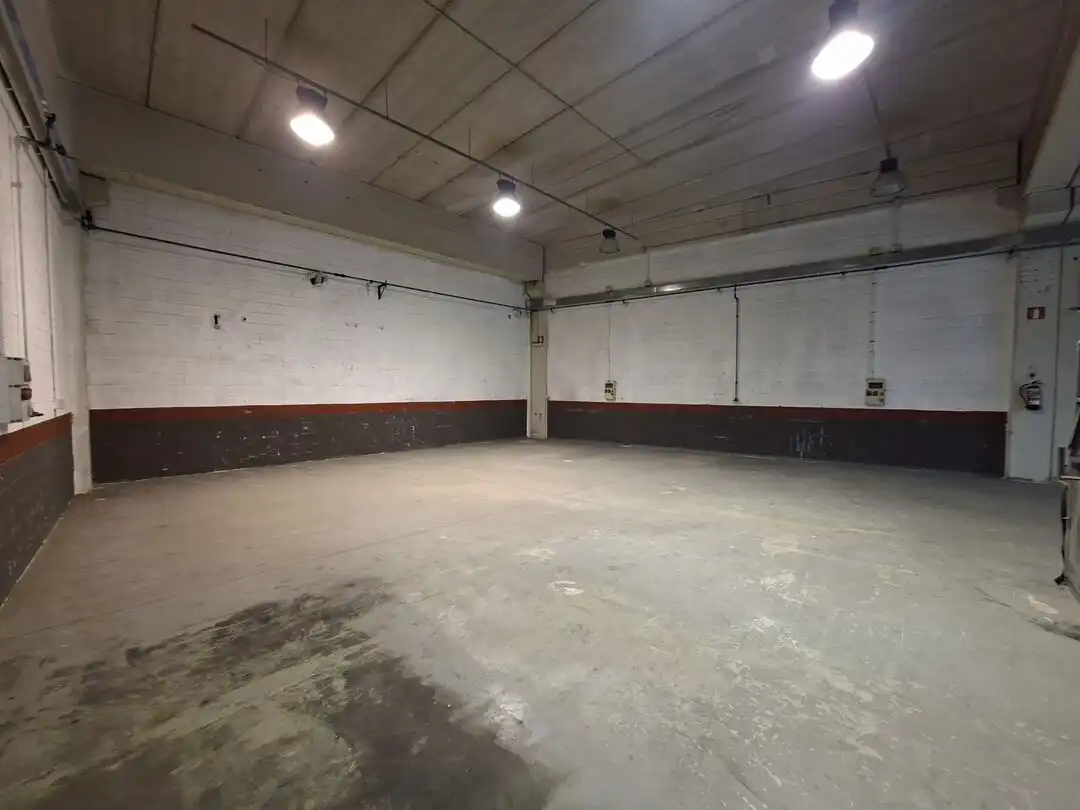 Fabrikhallen zum Verkauf in Iurreta