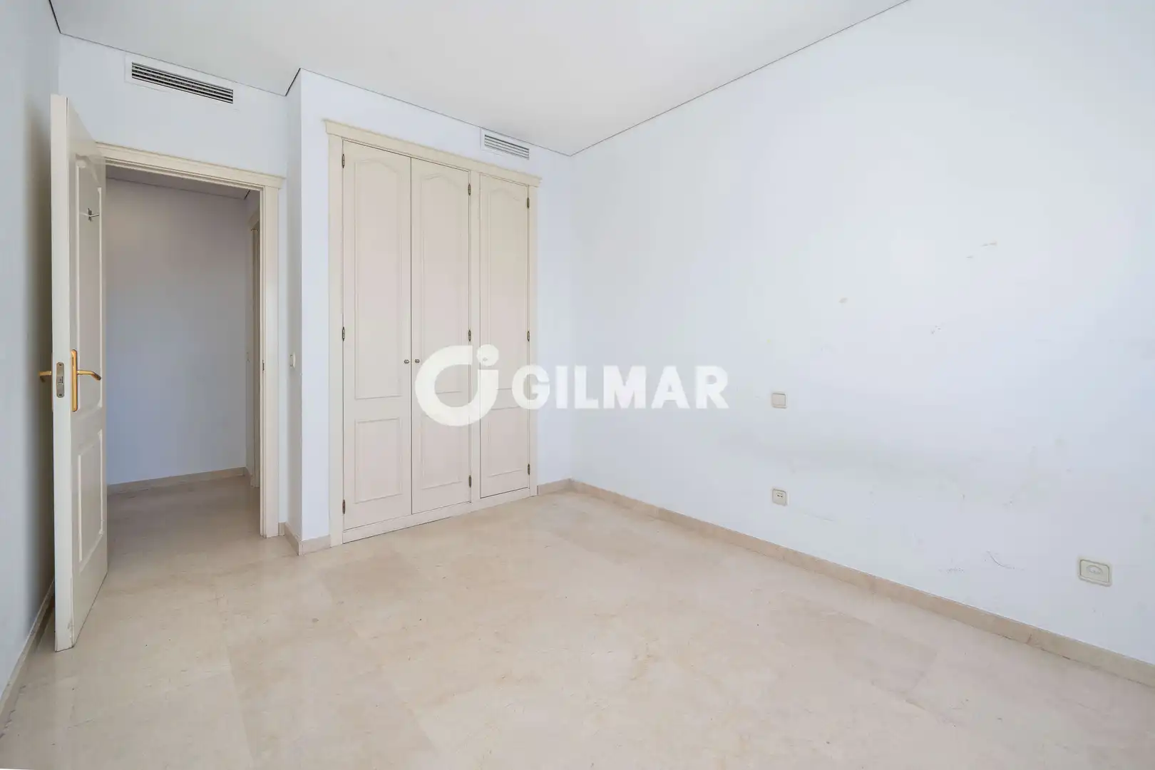Bedroom of Flat for sale in Madrid  with Heating, Private garden and Storage room