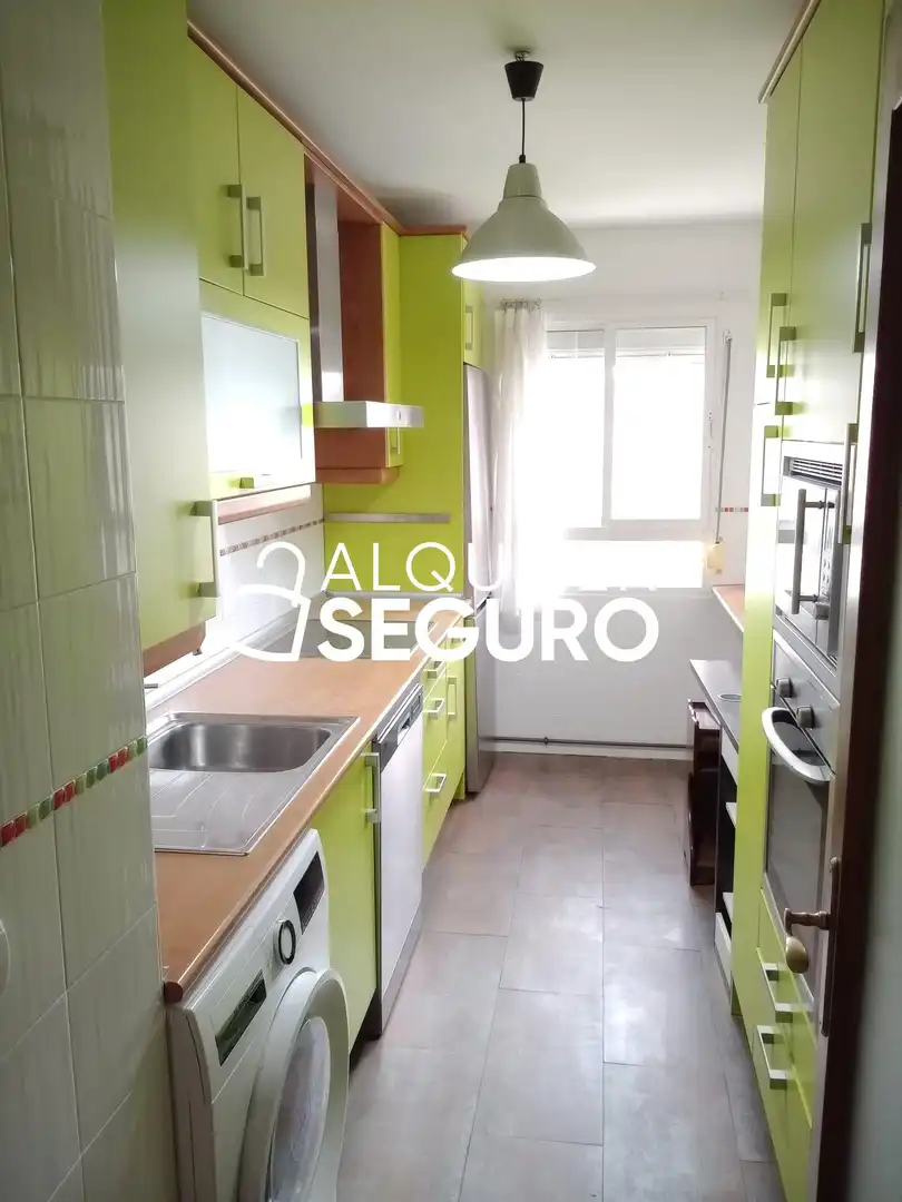Cocina de Piso de alquiler en Valladolid con Calefacción, Trastero y Piscina