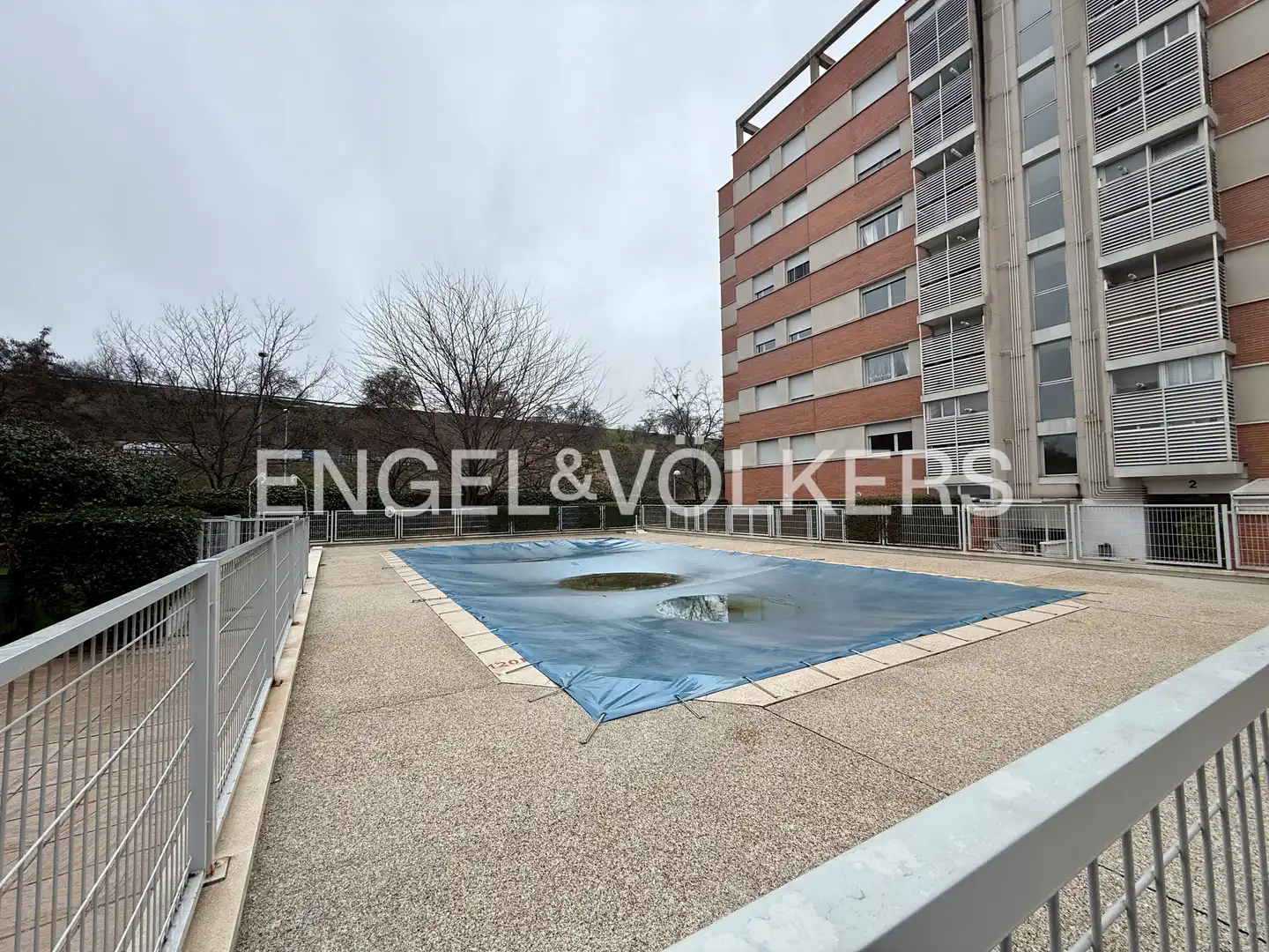 Piscina de Pis de lloguer en Madrid amb Aire condicionat, Calefacció i Parquet