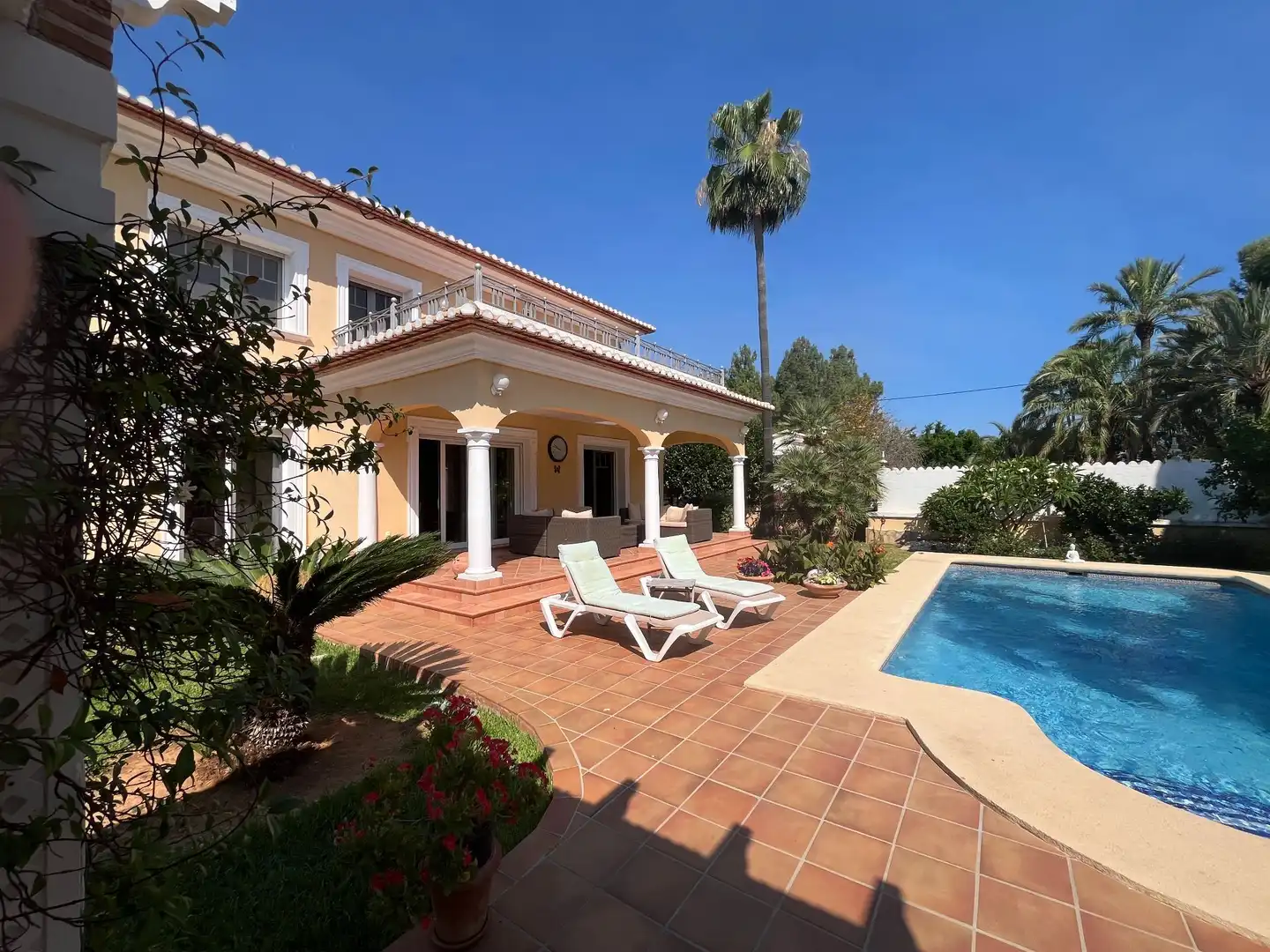 Casa con piscina in vendita a El Montgó