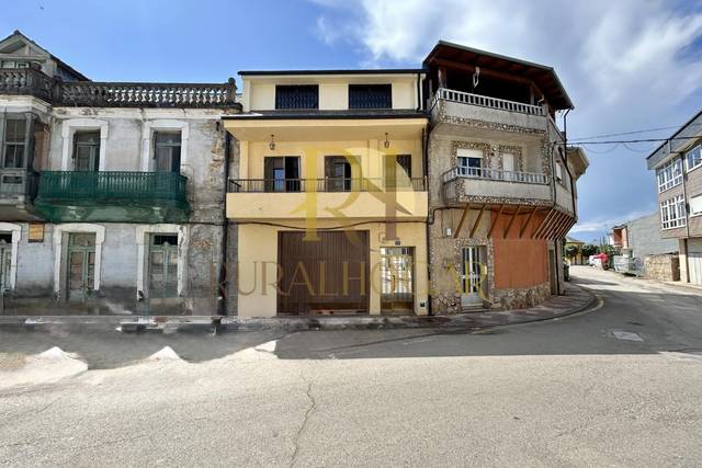Casa adosada en Venta en Praza José Luis Núñez en Vilamartín de Valdeorras