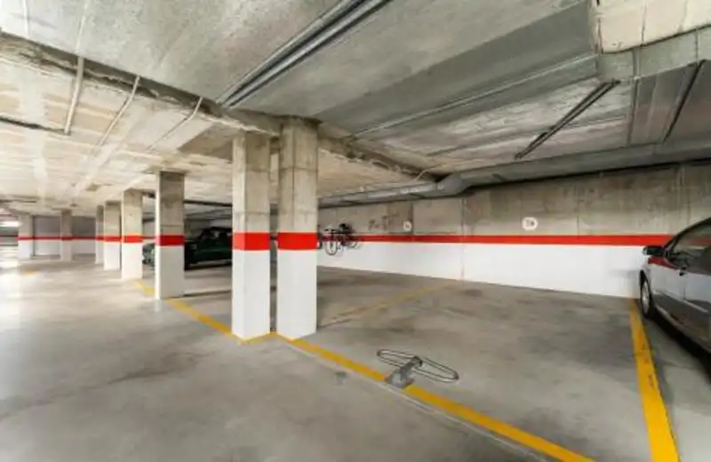 Parking de Planta baja en venta en Marbella con Aire acondicionado, Calefacción y Terraza