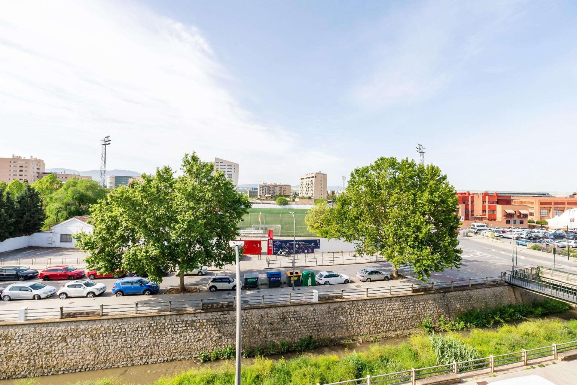 Vista exterior de Pis en venda en  Granada Capital amb Aire condicionat, Calefacció i Terrassa