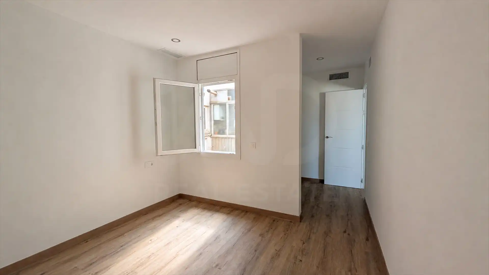 Habitación de Ático en venta en Olesa de Montserrat con Aire acondicionado, Calefacción y Terraza