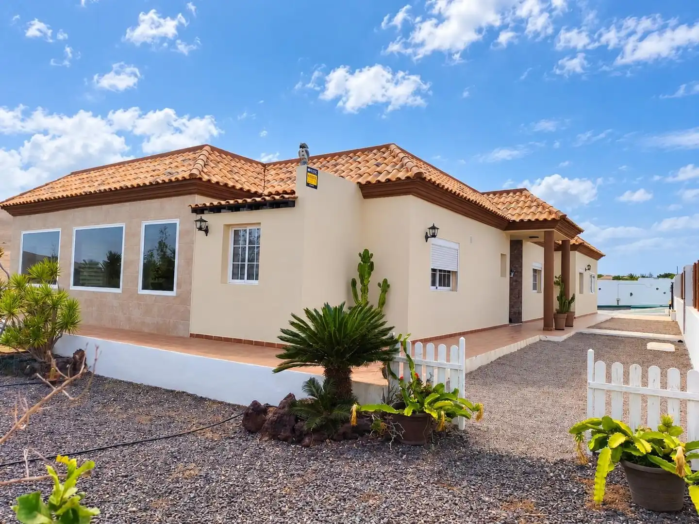 Detached house with pool for sale in CL VALDIVIA