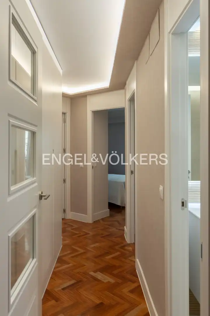 Wohnung zum Verkauf in Madrid mit Klimaanlage, Heizung und Parkett