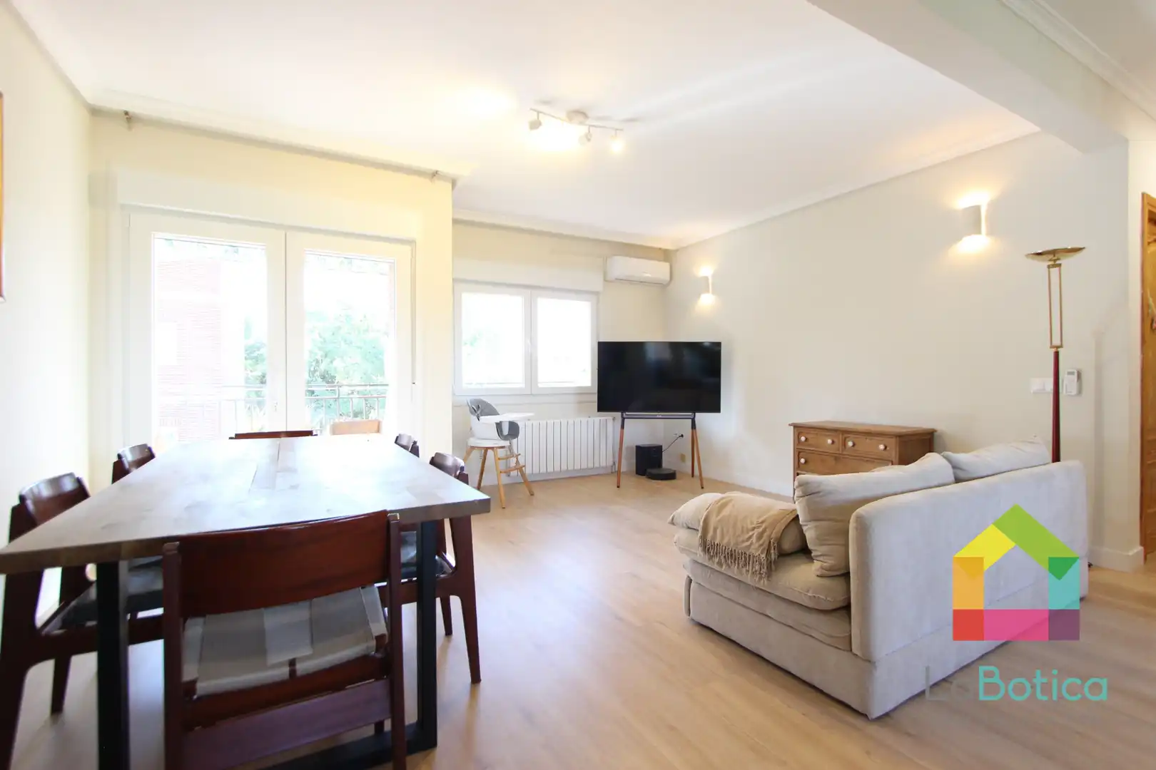 Sala de estar de Piso en venta en Olías del Rey con Aire acondicionado, Calefacción y Terraza