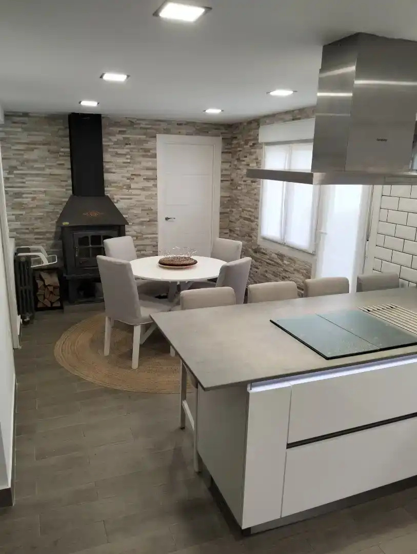 Cuina de Casa adosada en venda en Vitoria - Gasteiz amb Piscina i Balcó