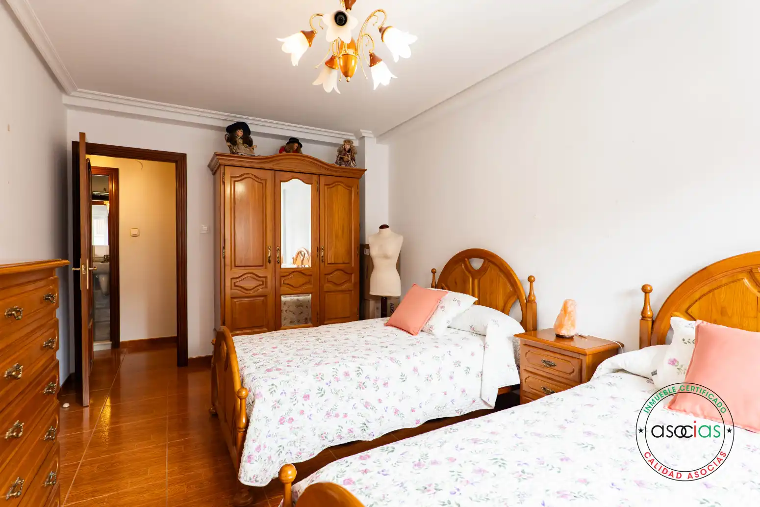 Habitación de Piso en venta en Gijón  con Calefacción