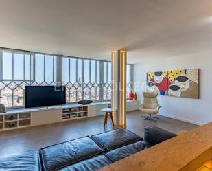 Living room of Apartment for sale in  Barcelona Capital  with Air Conditioner, Heating and Furnished
