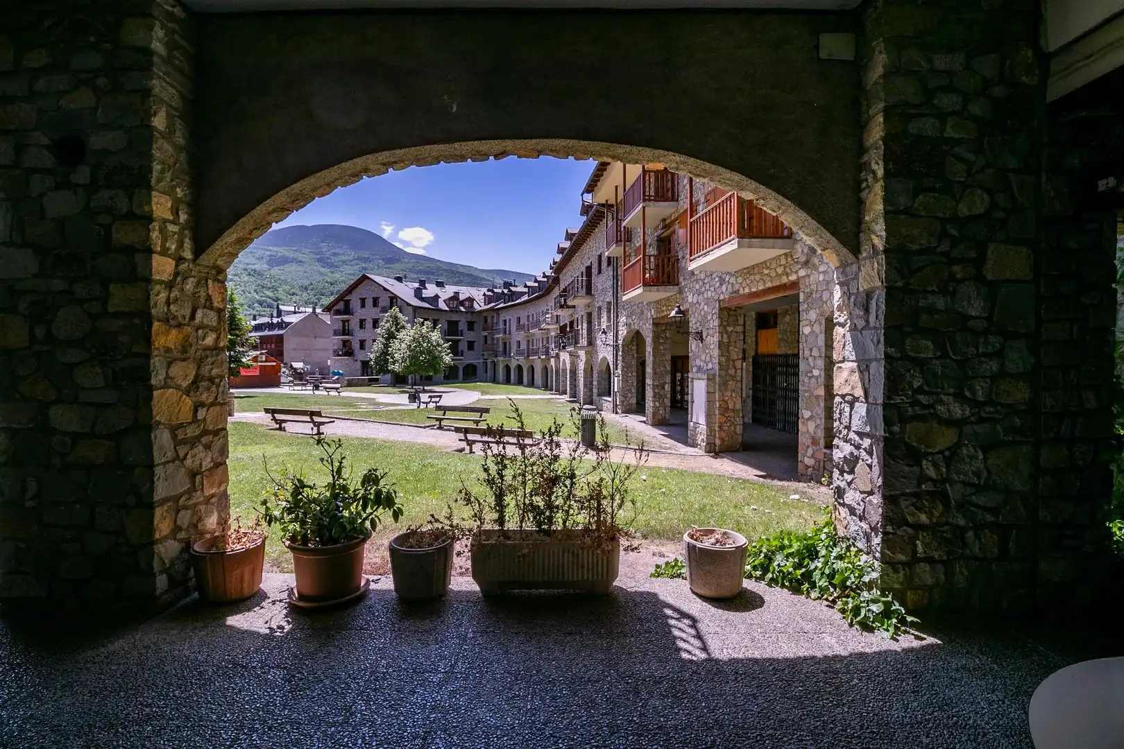 Vista exterior de Local en venta en Benasque