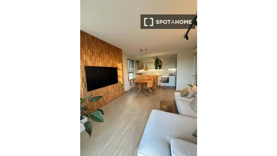 Flat with terrace to rent in Sant Martí, imagen 2