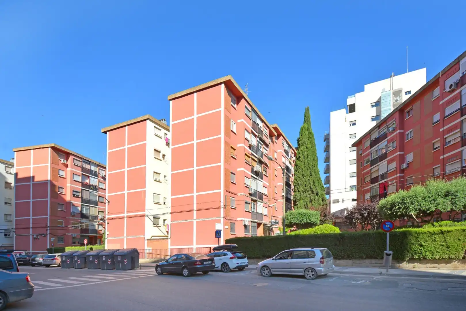 Außenansicht von Wohnung zum Verkauf in Zaragoza mit Klimaanlage und Heizung