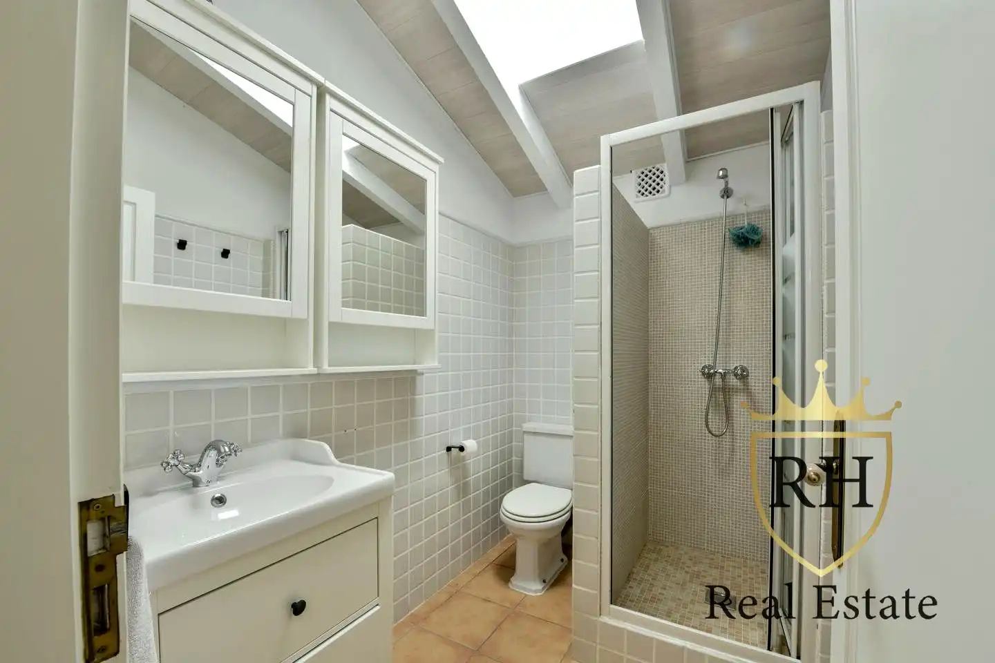 Bathroom of Houses for sale in Campanet  with Air Conditioner, Heating and Terrace