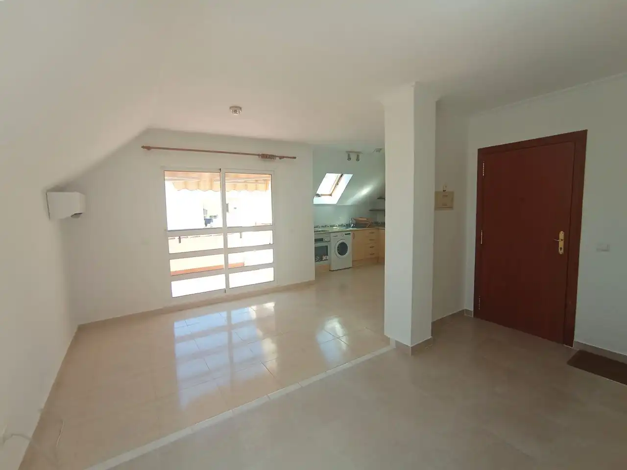 Cuina de Àtic de lloguer en Fuengirola amb Aire condicionat, Calefacció i Terrassa