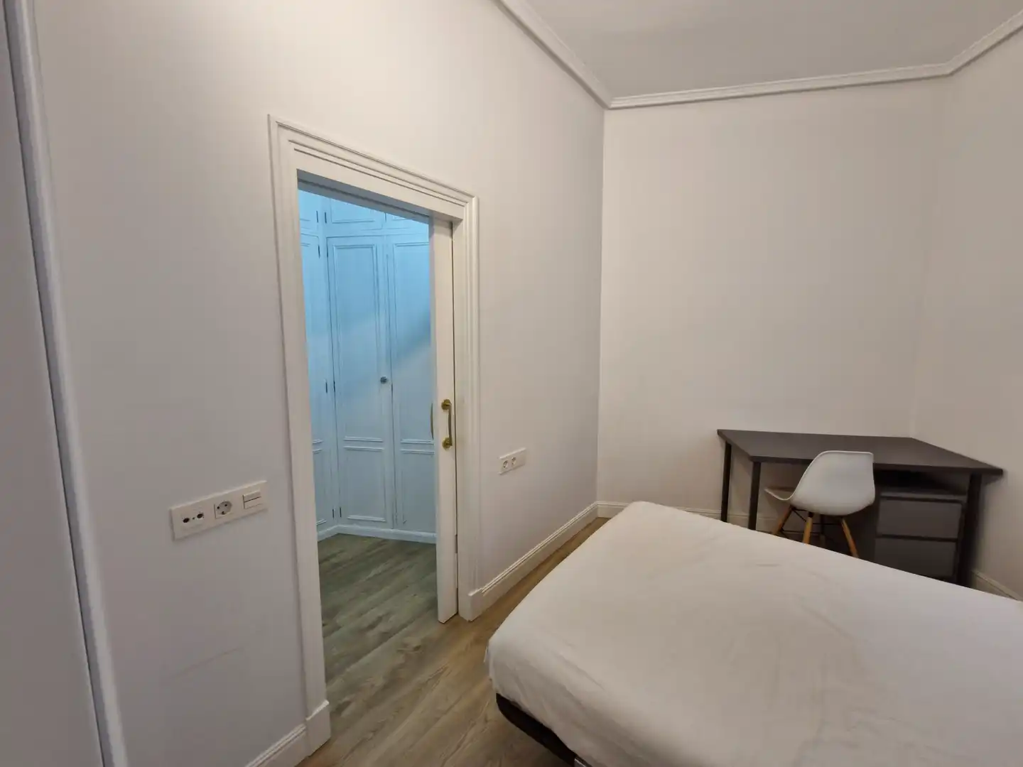 Bedroom of Flat for rent in Bilbao   with Heating, Parquet flooring and Furnished