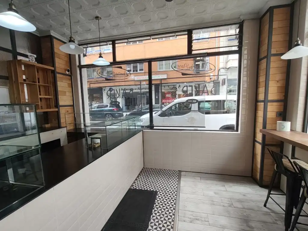 Business premises to rent in Calle José Cueto, imagen 11