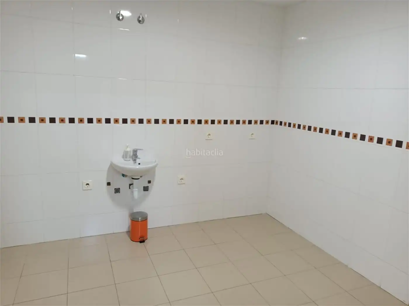 Appartamento con ascensore in affitto a Avenida Valdés 35
