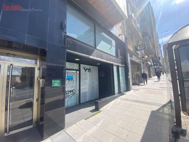 Local comercial en Alquiler en Monelos, 99 en Los Castros - Castrillón