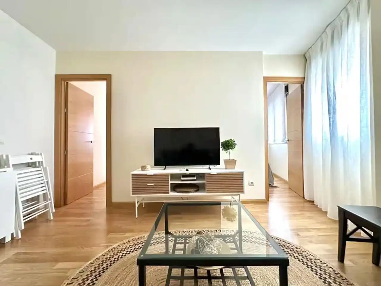 Living room of Flat for rent in Marbella  with Air Conditioner, Furnished and Internet