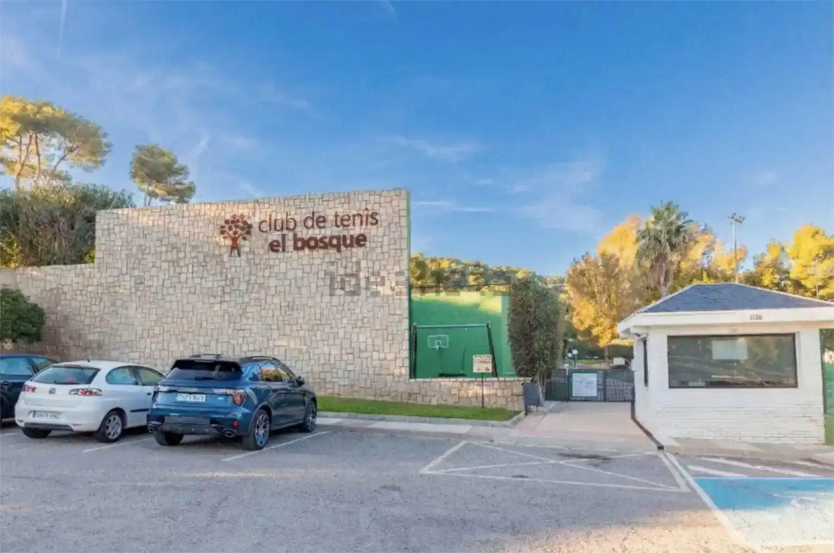 Vista exterior de Pis en venda en Godelleta amb Aire condicionat, Jardí privat i Piscina