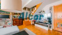 Sala d'estar de Dúplex en venda en  Madrid Capital amb Aire condicionat, Calefacció i Traster