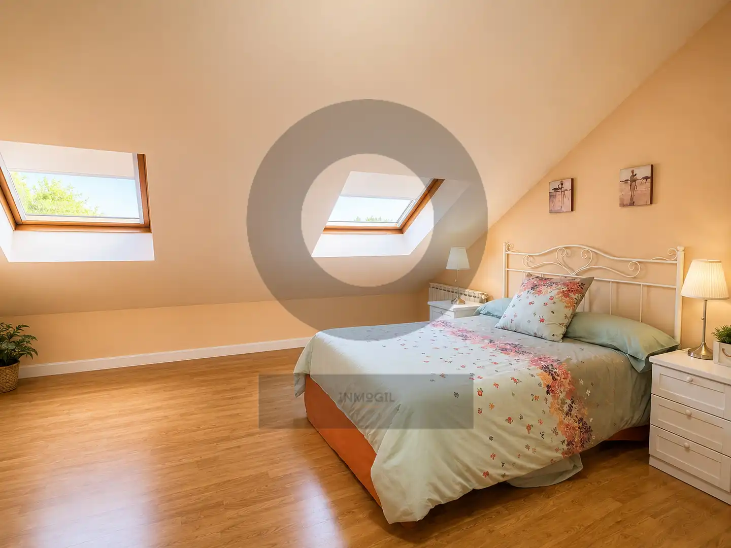 Bedroom of Houses for sale in Pozuelo de Alarcón  with Air Conditioner, Heating and Private garden