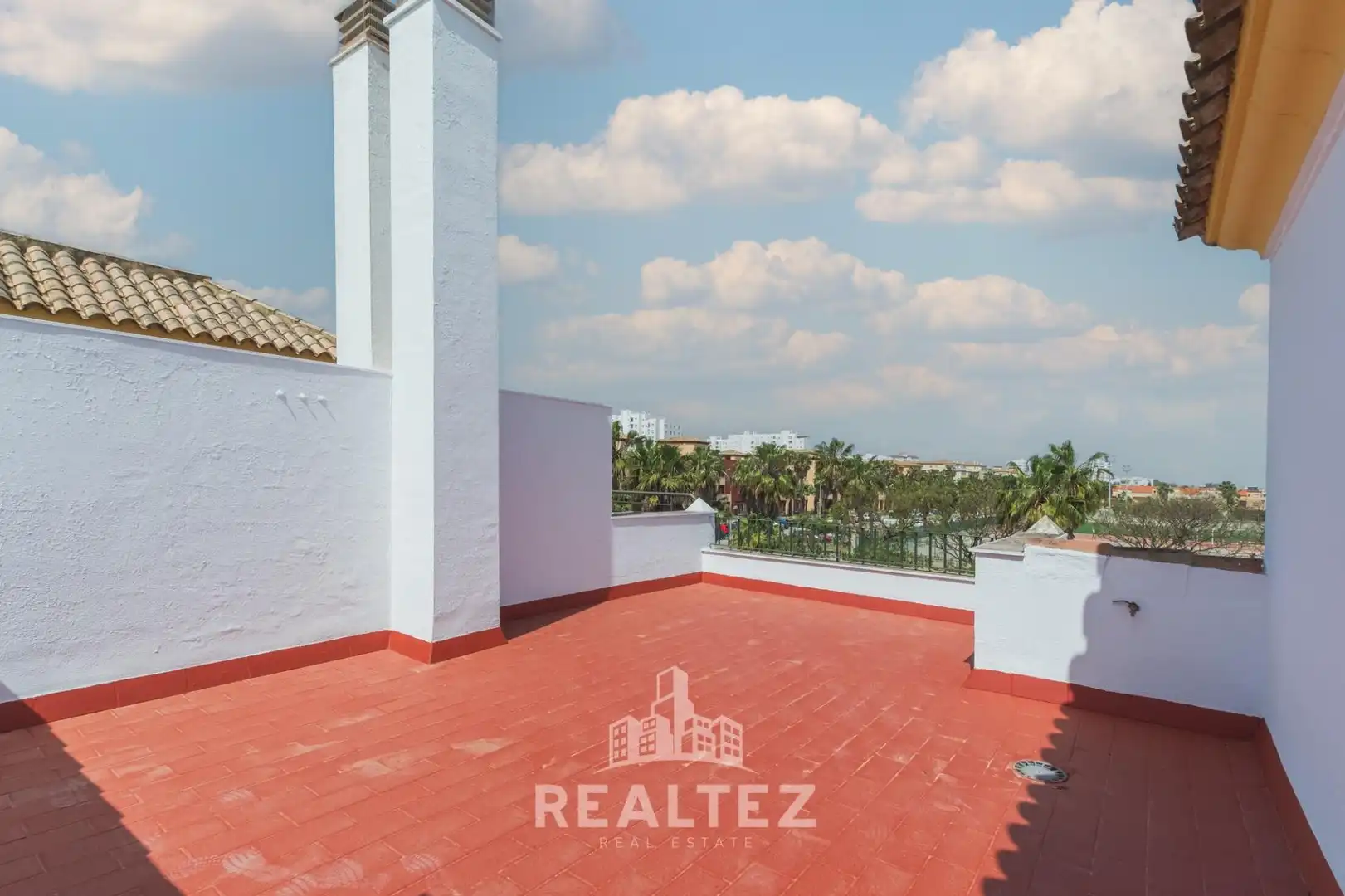 Terrasse von Einfamilien-Reihenhaus zum Verkauf in El Puerto de Santa María mit Terrasse, Möbliert und Balkon