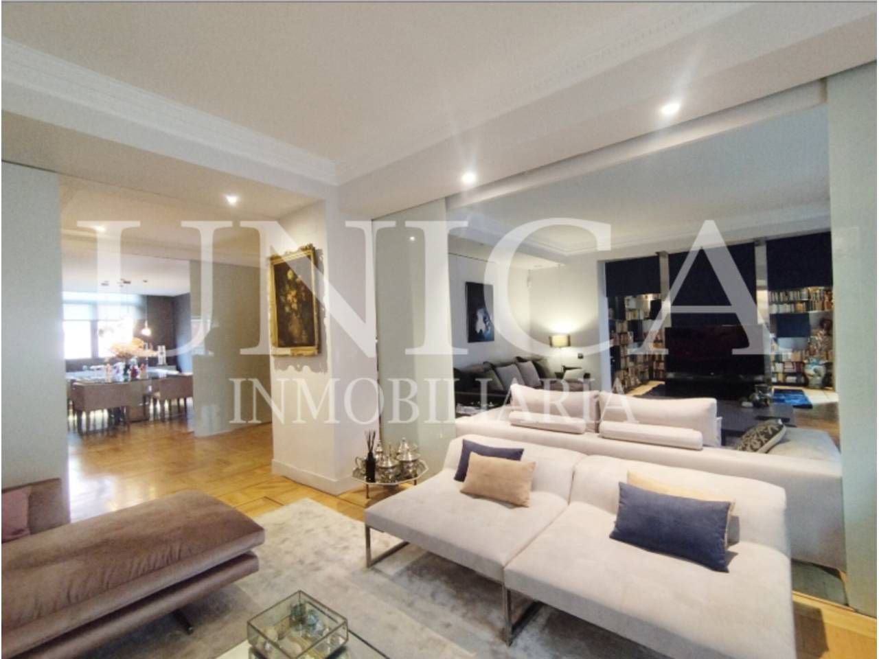 Living room of Flat for sale in  Madrid Capital  with Air Conditioner, Heating and Parquet flooring