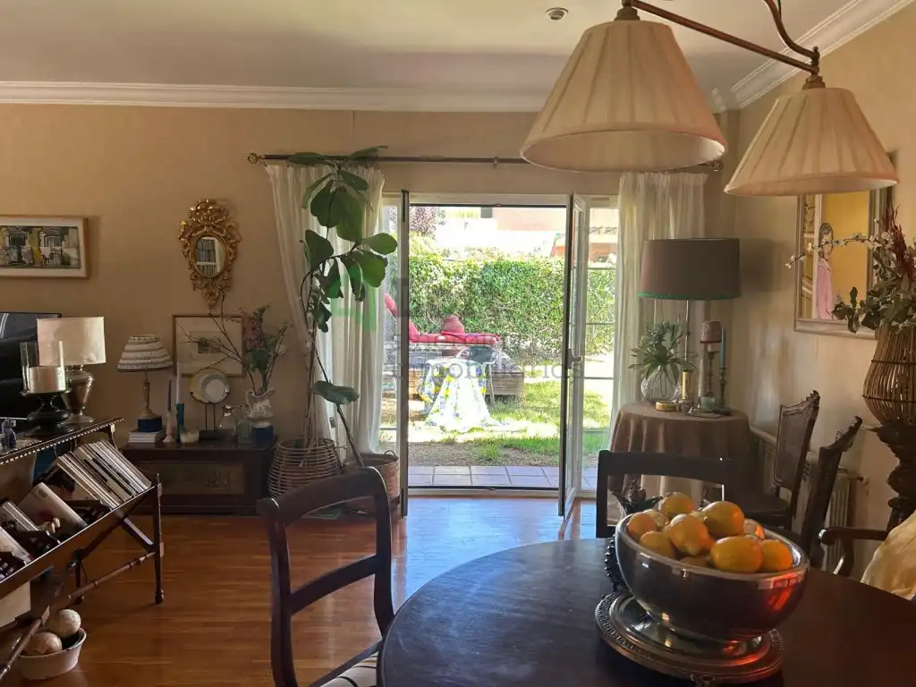 Menjador de Casa o xalet en venda en Badajoz amb Aire condicionat, Jardí privat i Piscina