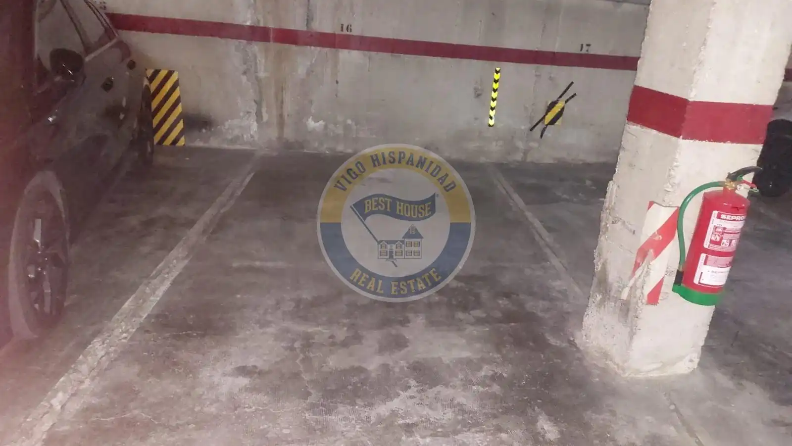 Parking de Piso en venta en Vigo  con Calefacción