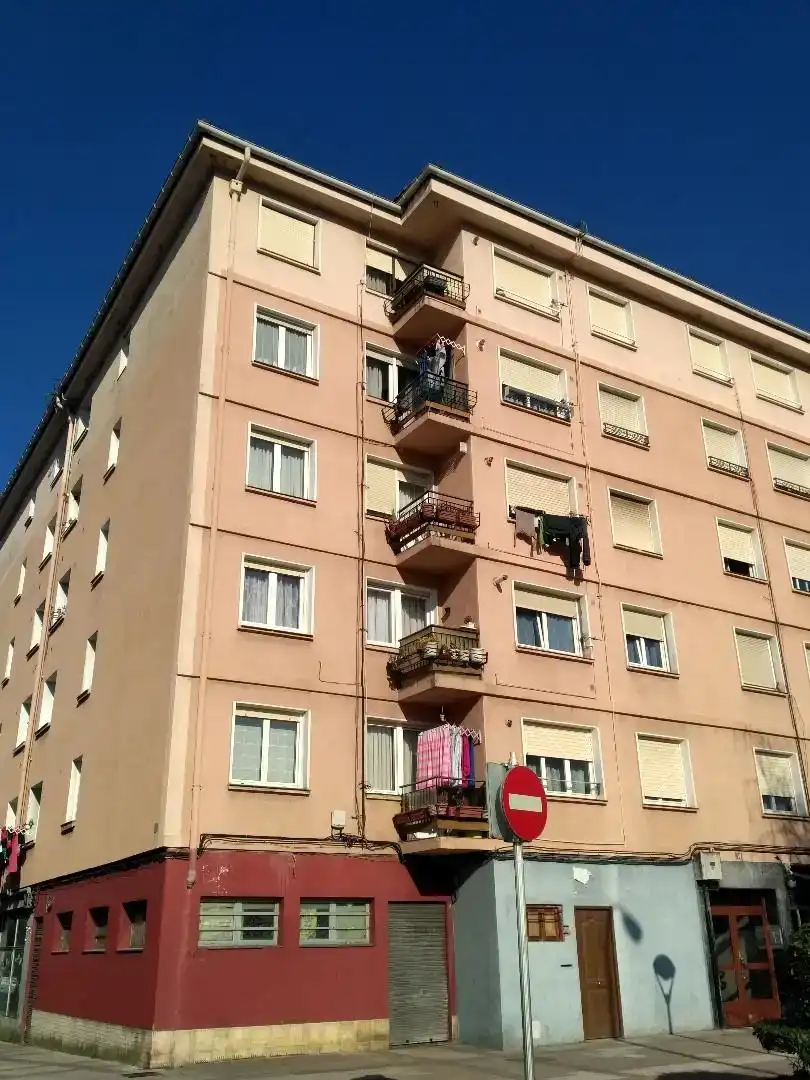 Außenansicht von Wohnung zum Verkauf in Durango mit Balkon
