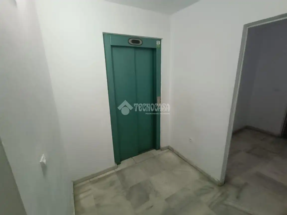 Aparcament amb ascensor en venda a Cerro - Amate, imagen 6