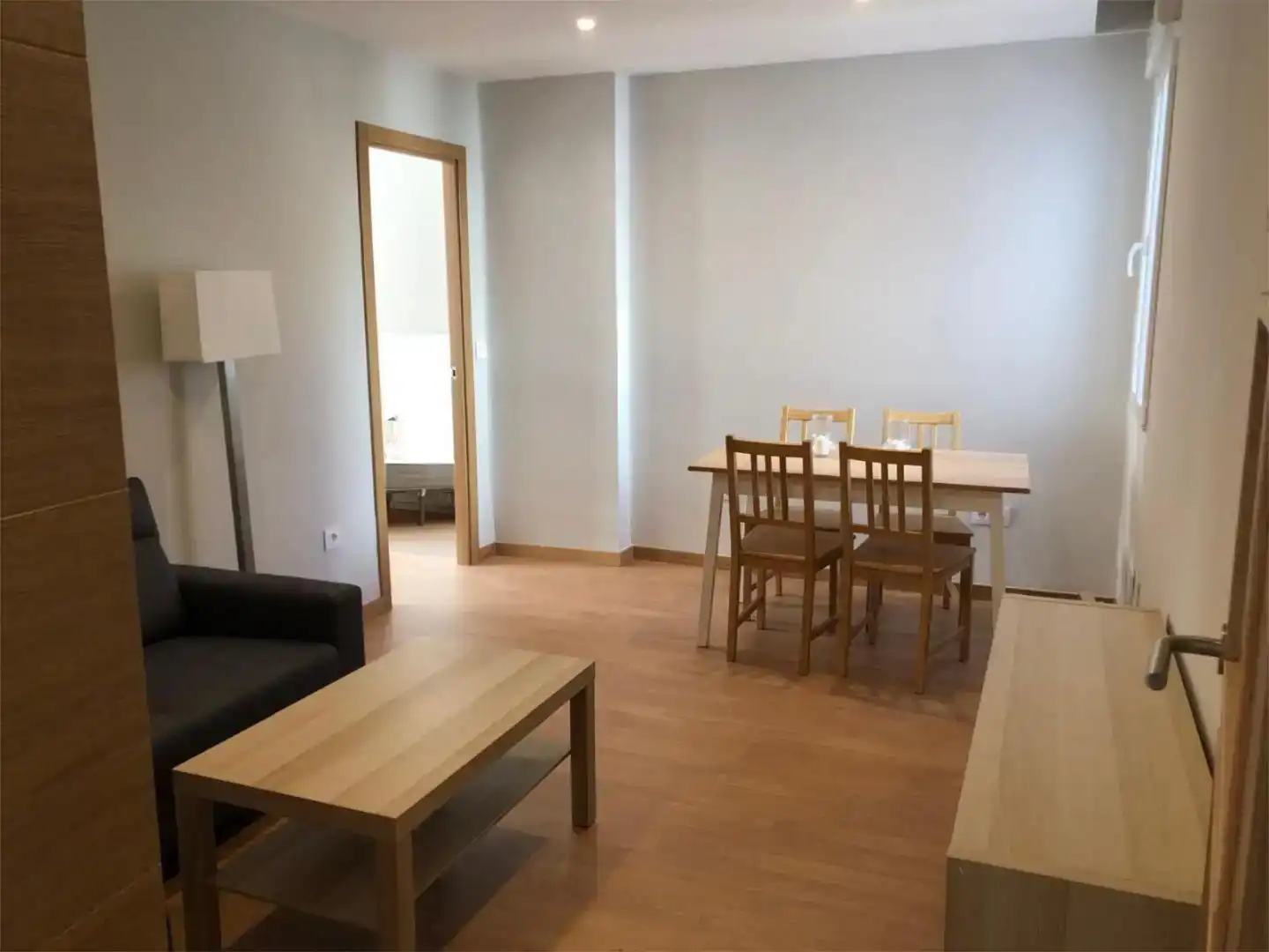 Wohnzimmer von Dachboden zur Miete in  Madrid Capital mit Balkon