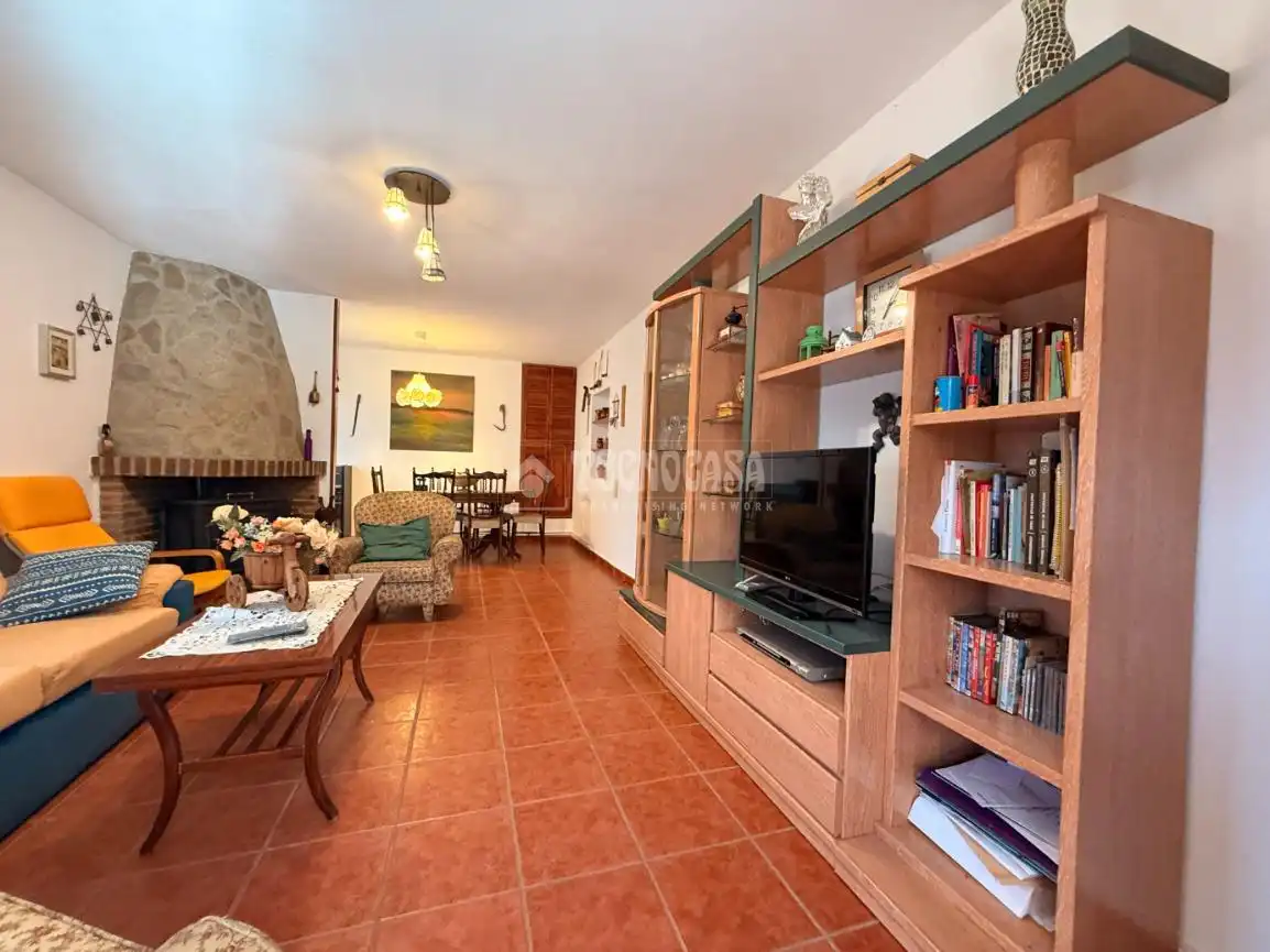 Sala de estar de Casa o chalet en venta en Serracines con Calefacción, Jardín privado y Terraza