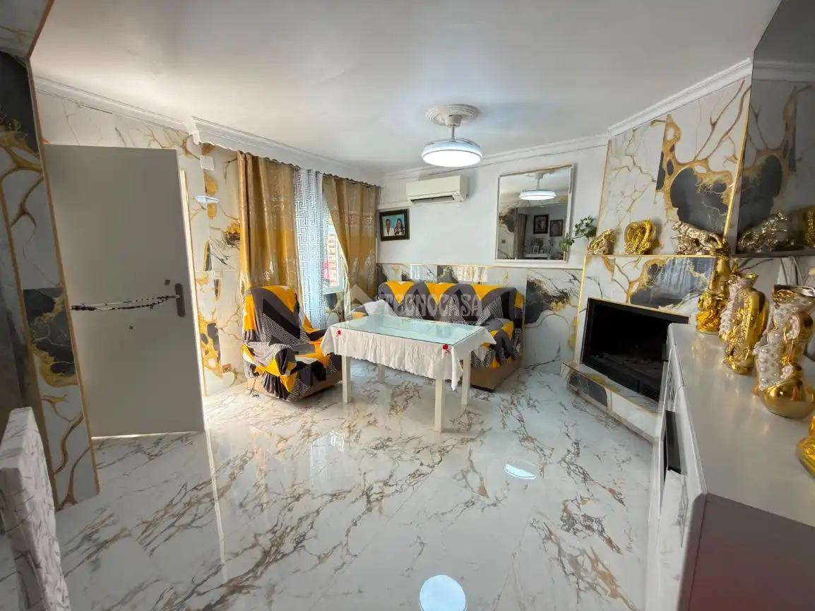 Sala de estar de Casa adosada en venta en Antequera con Aire acondicionado, Terraza y Trastero