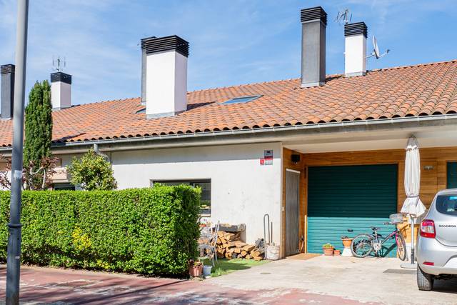 Casa adosada en Venta en Calle del Tren Vasco-Navarro en Arraia-Maeztu