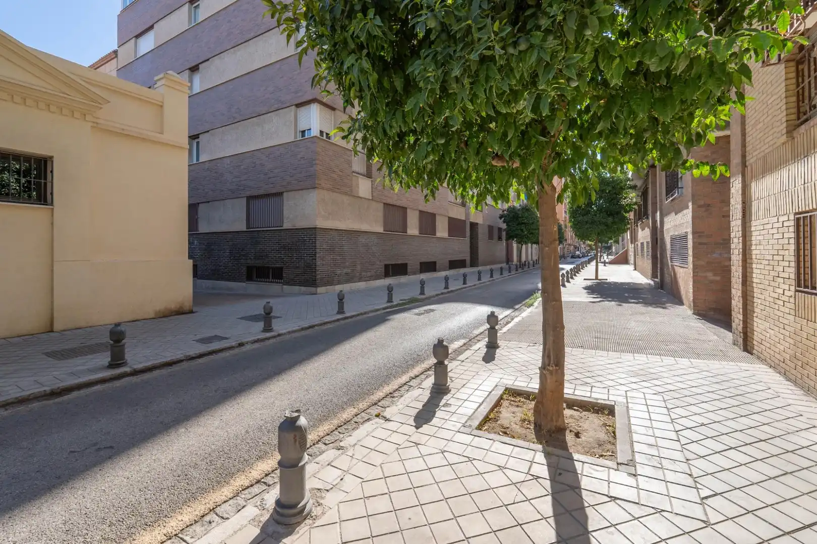 Außenansicht von Wohnung zur Miete in Granada mit Klimaanlage, Heizung und Möbliert