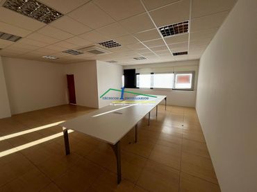 Ufficio con ascensore in affitto a Sur