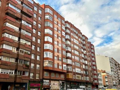 Exterior view of Flat for sale in Valladolid Capital  with Heating, Parquet flooring and Terrace