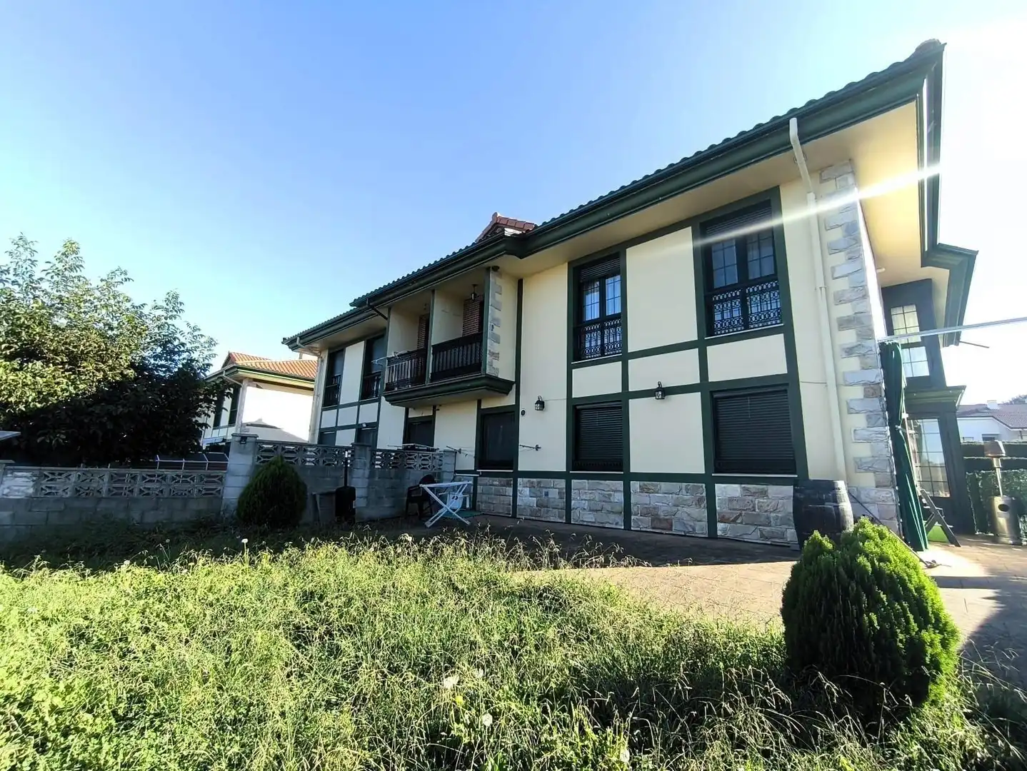 Vista exterior de Planta baja en venta en Penagos, Cantabria
